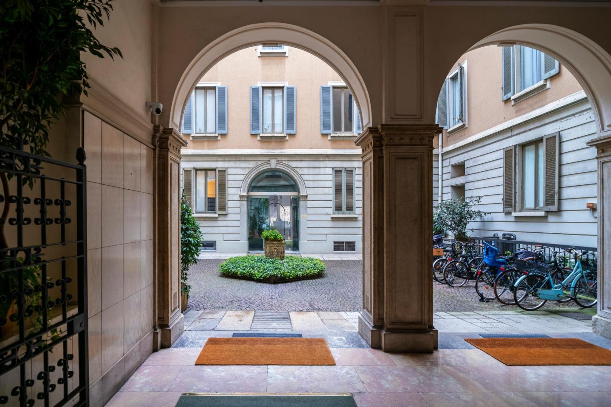 Real Jewel In Milano Cadorna Apartment Exterior photo