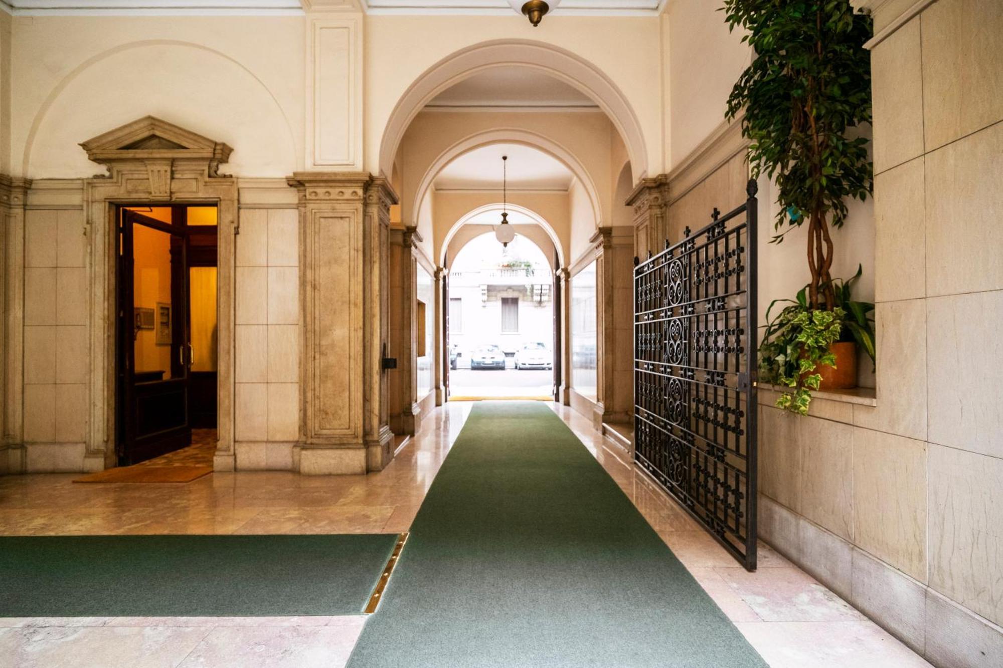 Real Jewel In Milano Cadorna Apartment Exterior photo