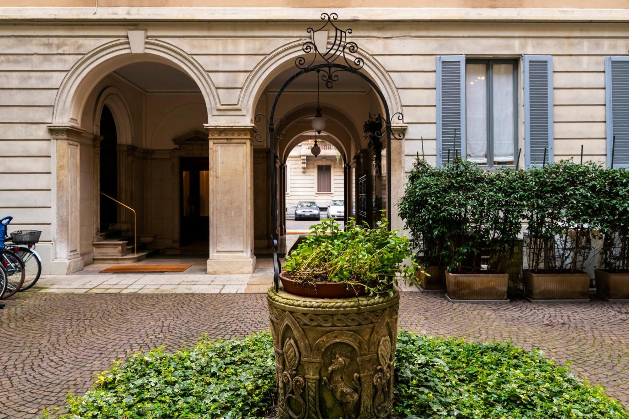 Real Jewel In Milano Cadorna Apartment Exterior photo